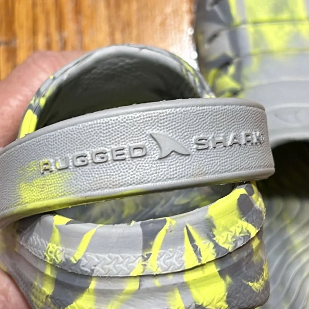 Rugged Shark brand rubber clogs for toddler. Size 7. Great condition.